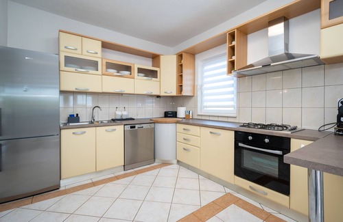 Ljubac Apartment | Three bedroom apartment with terrace Ljubač, Zadar (A-5831-a)