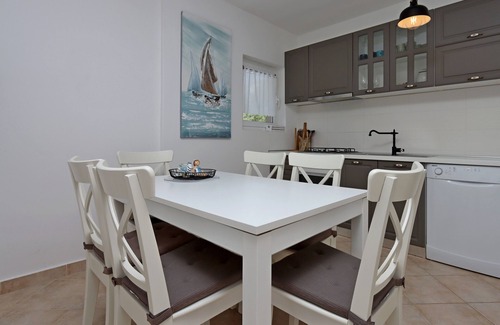 Kampor Apartment | Three bedroom apartment with terrace and sea view Kampor, Rab (A-17396-b)