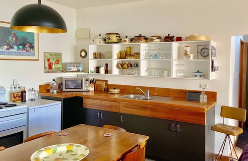 Kaikoura House | Three bedroom cottage with stunning panoramic views of the sea and mountains.