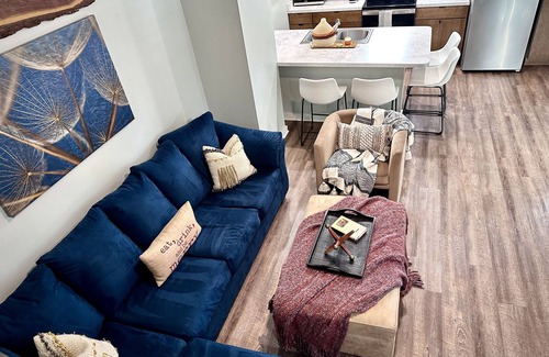 Oskaloosa House | Three bedroom townhome, blocks from idyllic downtown