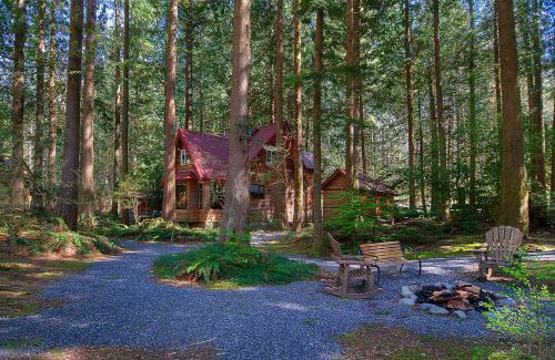 Index House | Three Enchanting Riverfront Cabins Hot Tub Access