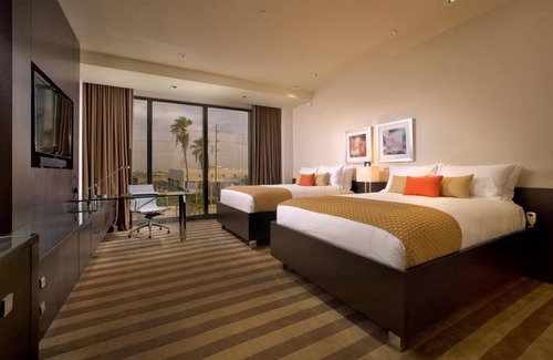 Seybold House | Three Gorgeous Rooms w/Large Glass Window to Enjoy Miami Fantastic View, Pool