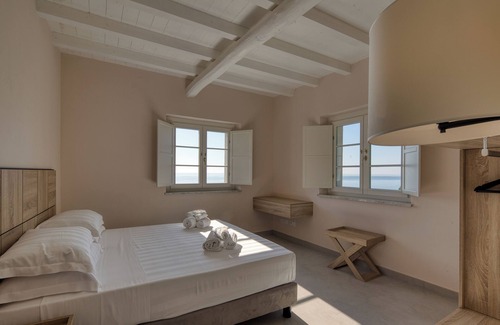 Acquasanta Apartment | Three-room apartment second floor sea view two bathrooms