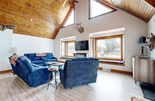 Campbellsport Apartment | Tiki Beach Condo #9