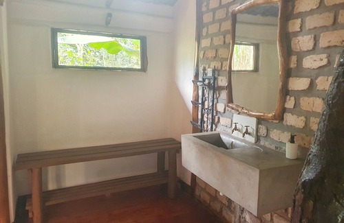 Entebbe Cabin | Tilapia Lodge