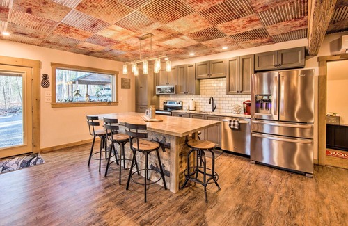 Reedsville House | 'Timberland Estates' Cabin: Close to Trails!