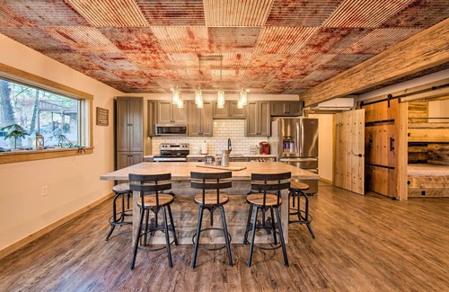 Reedsville House | 'Timberland Estates' Cabin: Close to Trails!