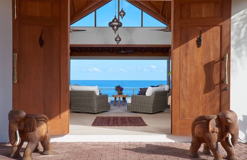 Salt Gut Villa | Timbuktu is a luxury 5 bedroom villa with stunning seaviews on the sea.