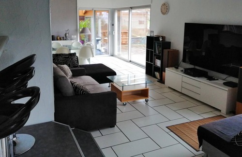 Morre House | time suspended