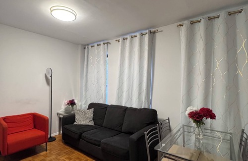 Hell's Kitchen Apartment | Times Square 2-Bedroom Apartment