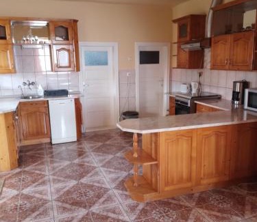 Lazarea House | Timi Kulcsosház