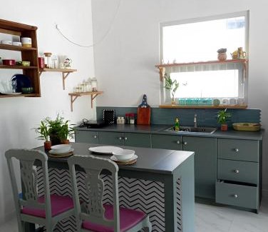 Homagama House | Tiny Art House with Garden