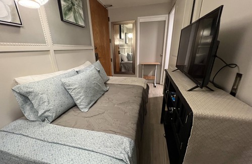 Downtown Honolulu Condo | Tiny Condo with Tiny Price For Single! Free Parking/Great Location