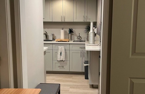 Downtown Honolulu Condo | Tiny Condo with Tiny Price For Single! Free Parking/Great Location