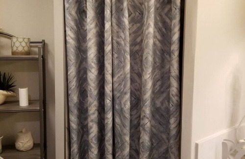 Downtown Honolulu Condo | Tiny Condo with Tiny Price For Single! Free Parking/Great Location