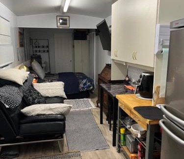 Central Coast Apartment | TINY HOME - Benny’s Bar