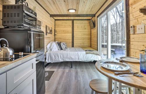Loudonville Apartment | Tiny Home with Hot Tub By Mohican State Park!