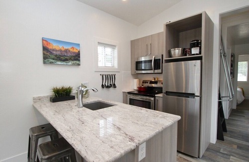 Orderville Apartment | Tiny House #3 Centrally Located to National Parks