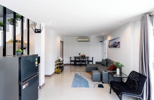 Bang Na Ski Chalet | Tiny House Srinakarin At Sri Bearing Station