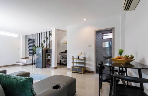 Bang Na Ski Chalet | Tiny House Srinakarin At Sri Bearing Station