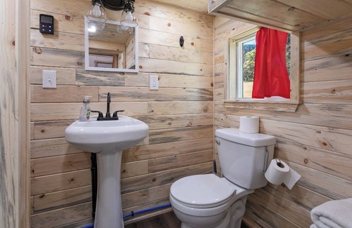 Central Point Other | Tiny Living at its Finest… 🐞