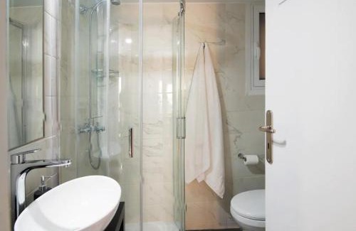 Nea Smirni Apartment | Tiny Studio Suite