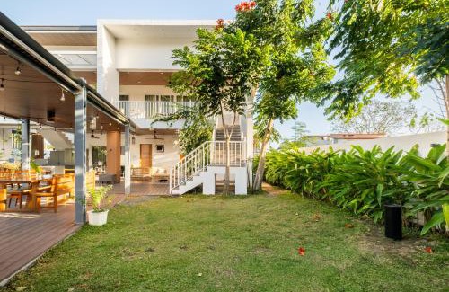 Los Banos Villa | Tirta Spring Villa with Hotspring Pool