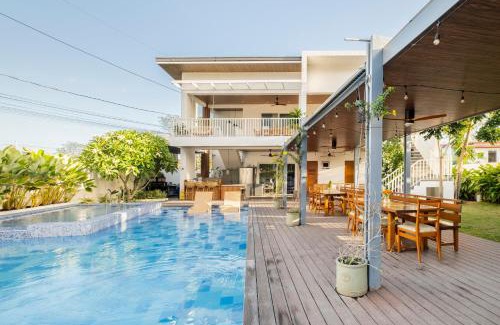 Los Banos Villa | Tirta Spring Villa with Hotspring Pool