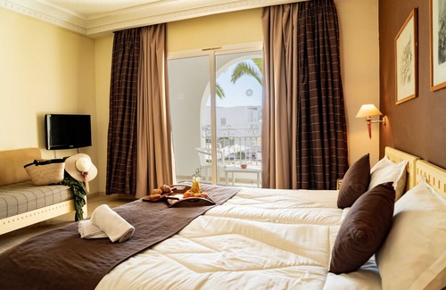 Yasmine Hotel | TMK Flora Park by Turismark