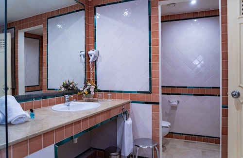 Yasmine Hotel | TMK Flora Park by Turismark