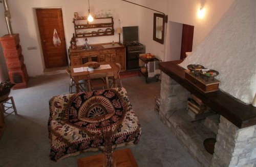 Fratta Villa | TODI NEARBY Stone farmhouse, with pool, garden, bush and Wi Fi