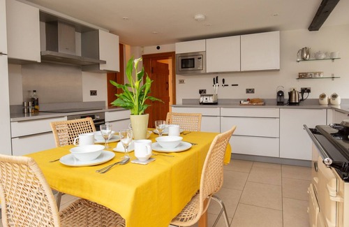 Todenham Cottage | Todenham Farmhouse - Pet friendly on a working farm