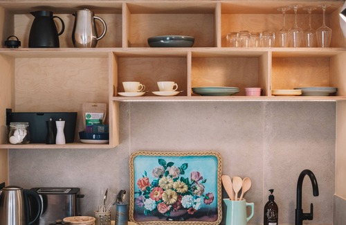 Alloa Cottage | Tods Bothy - a pod that sleeps 2 guests in 1 bedroom