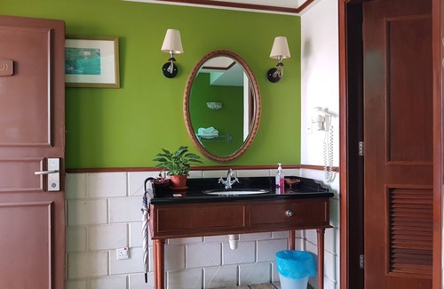 Taman Tanjung Ski Chalet | Tokido Private Water Chalet, PD