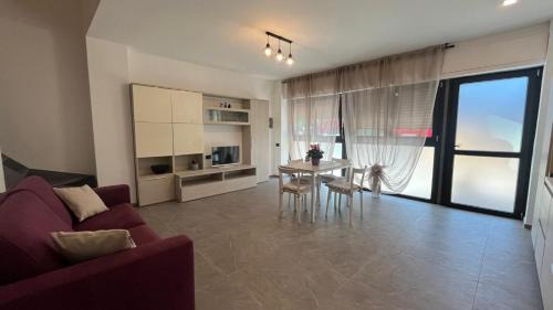 Saronno Apartment | Tolstoi 13