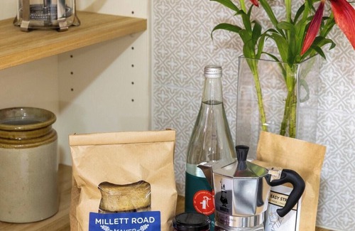 Kyneton House | TOM'S COTTAGE ON PIPER STREET