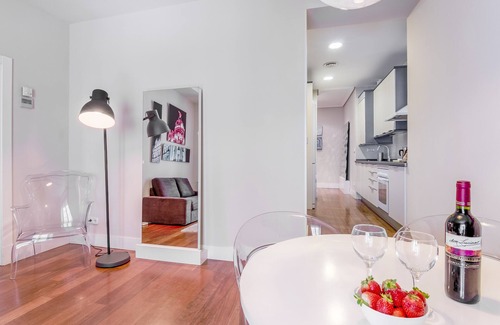 Sol Apartment | Top Design Apartment at OPERA Metro station (Royal Theater)/HIGH SPEED WiFi