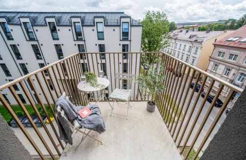 Vilnius Apartment | Top Floor, Spacious Apartment w-Balcony & Garage I Cohost