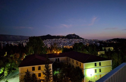 New Kypseli House | Top floor studio with terrace