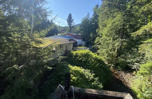 Ketchikan House | Top floor unit conveniently located in downtown Ketchikan! [Ask for Rental Car]