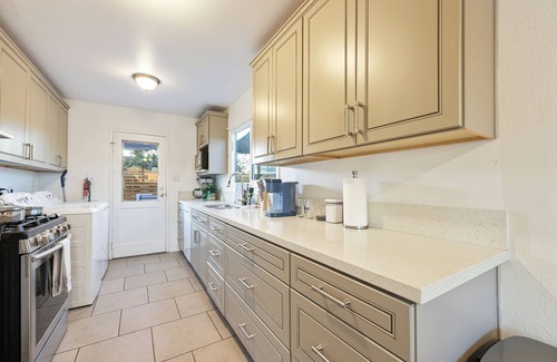 Clairemont House | Top Gun themed 3-bedroom house centrally located in San Diego