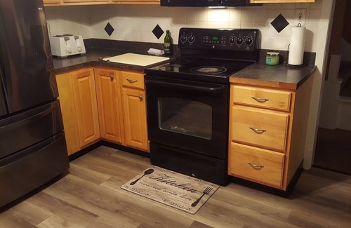 Toledo House | Top Notch Nest-Soothing 4-bedroom,3 bathroom house with Ac in charming Toledo