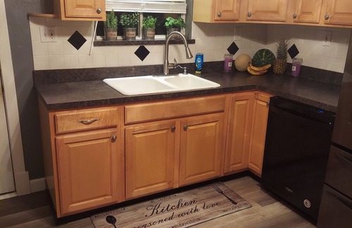 Toledo House | Top Notch Nest-Soothing 4-bedroom,3 bathroom house with Ac in charming Toledo