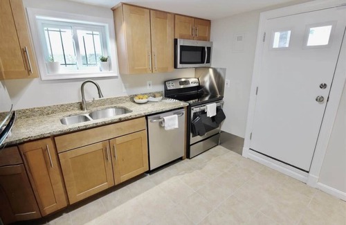 16th Street Heights House | Top of the Town - with Parking