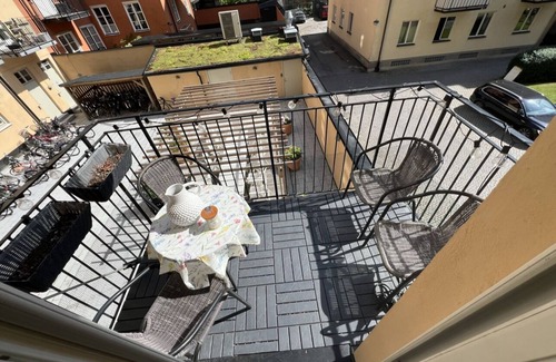 Vasastan Apartment | Top renovated turn of the century apartment in the heart of Stockholm, 4-5 ppl