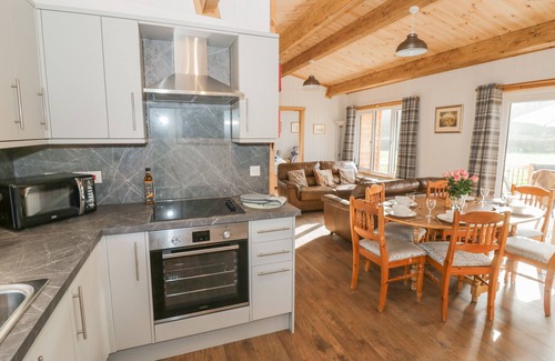 Grimley Cottage | TOP STYLE ORCHARD, family friendly, with a garden in Hallow