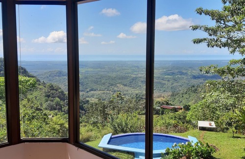 Canton Parrita House | Top ubication, a 30 min de playas hermosas y aventuras.