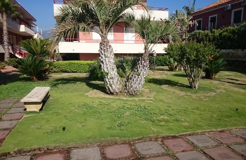 Torre Archirafi Apartment | Torre Archirafi 30mt sea apartments, garden and condominium access to the sea