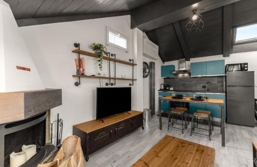 Zona Solari Apartment | Tortona metro 200m - Charming attic - WiFi