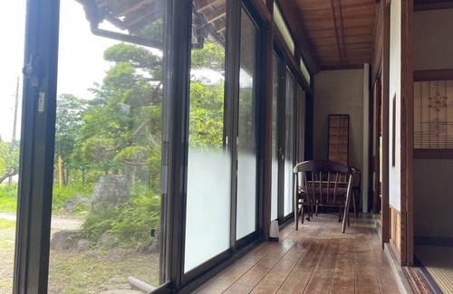 Isumi House | Totoro vibes, country side 120 year old house,10 adults. Beautiful and clean.